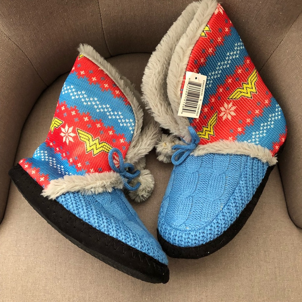 Wonder Woman Booties Slippers NWT